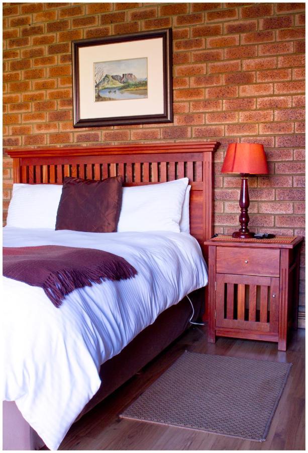 Asante Guest House Vanderbijlpark Exterior photo
