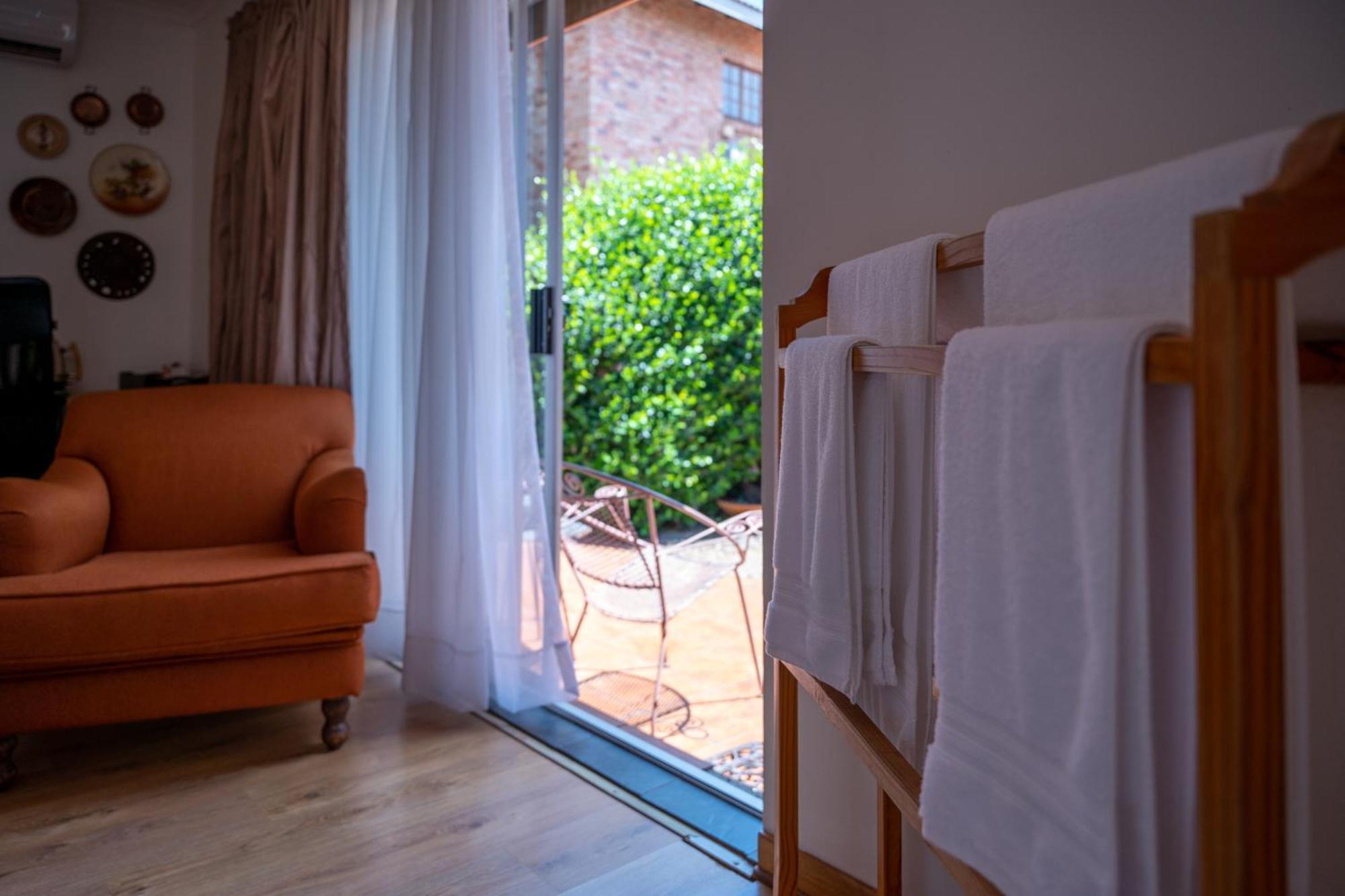 Asante Guest House Vanderbijlpark Exterior photo