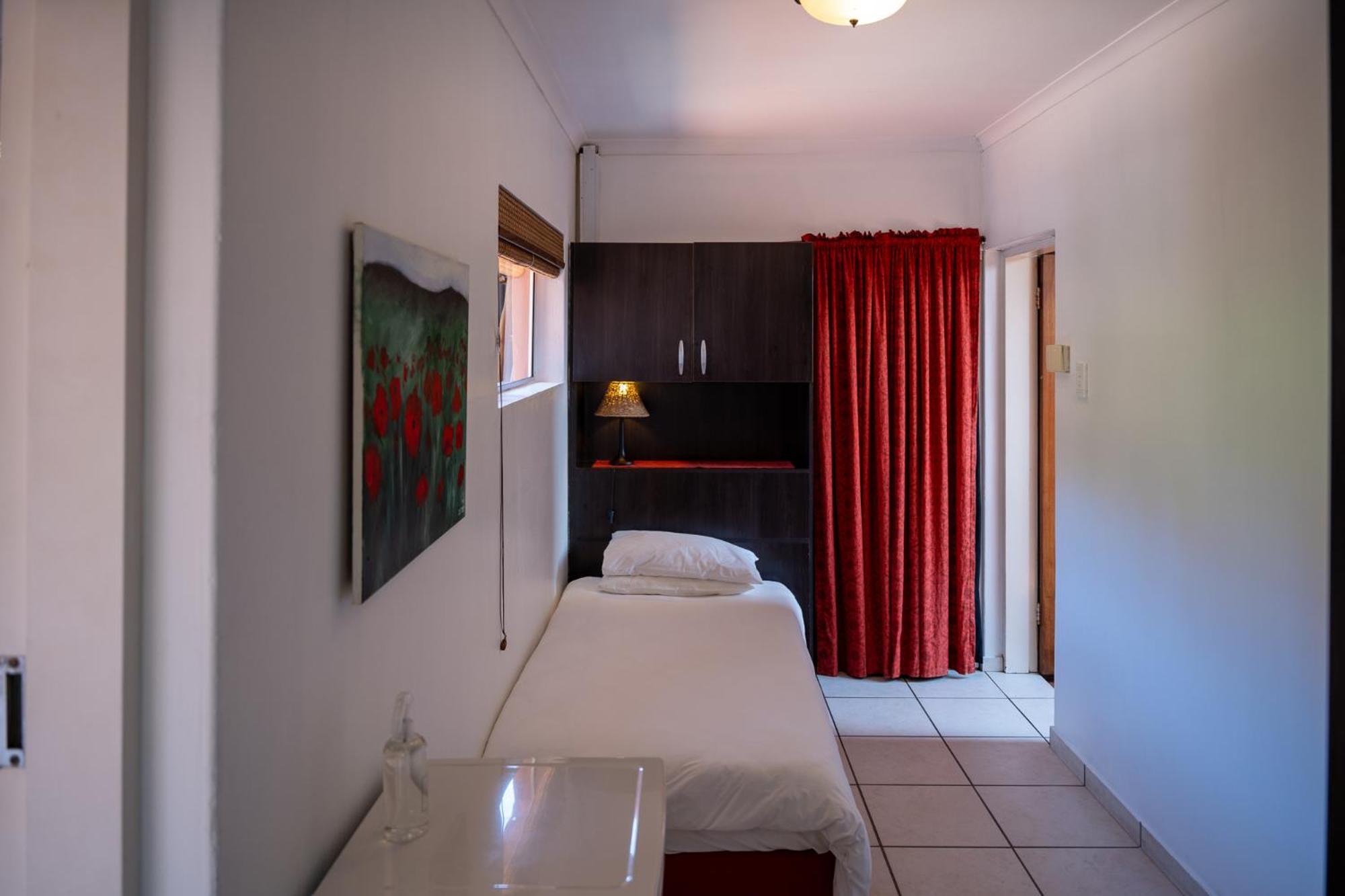 Asante Guest House Vanderbijlpark Exterior photo
