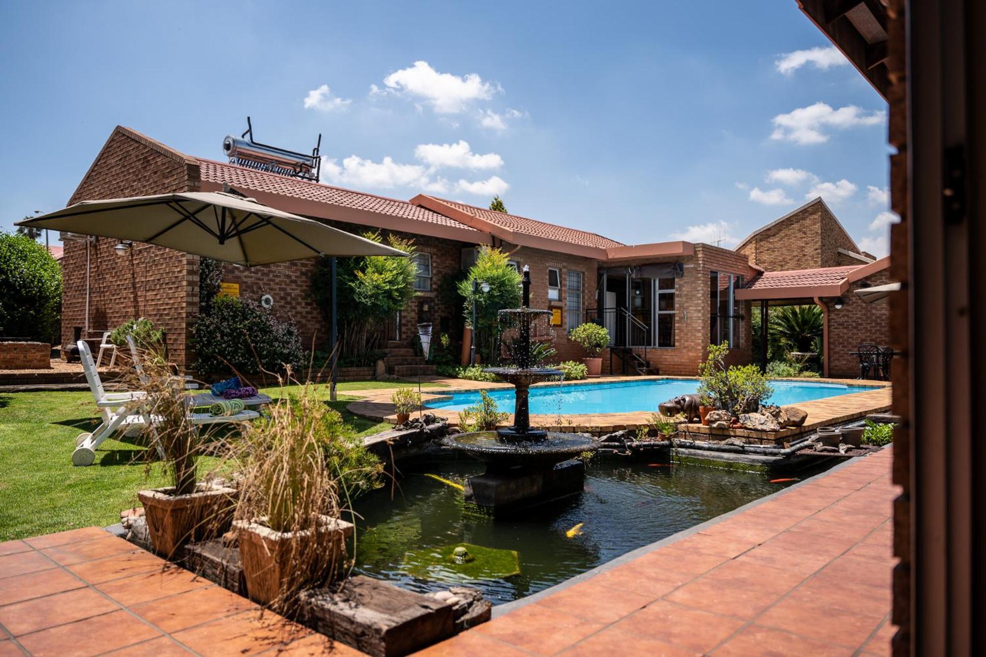 Asante Guest House Vanderbijlpark Exterior photo
