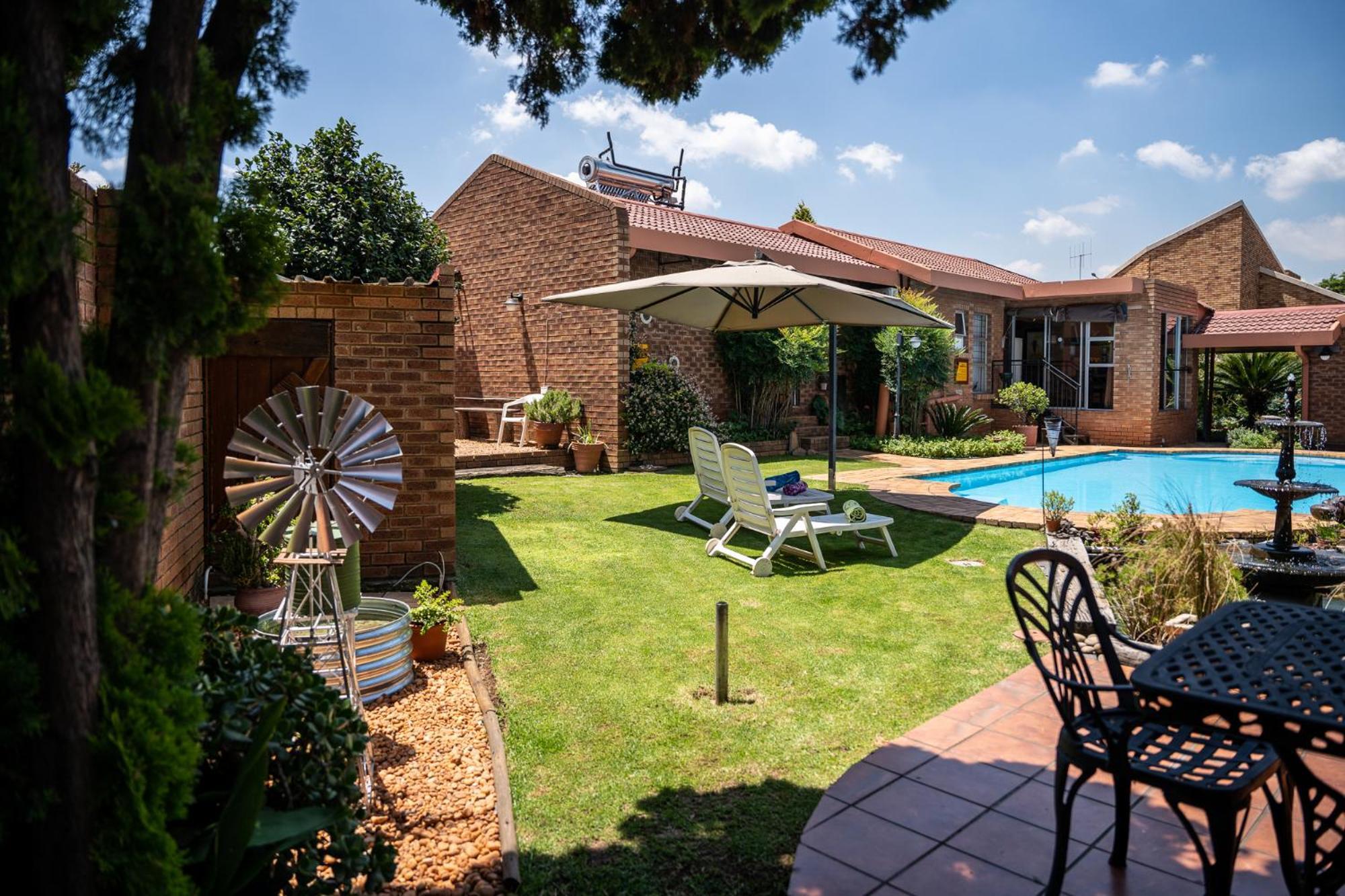 Asante Guest House Vanderbijlpark Exterior photo