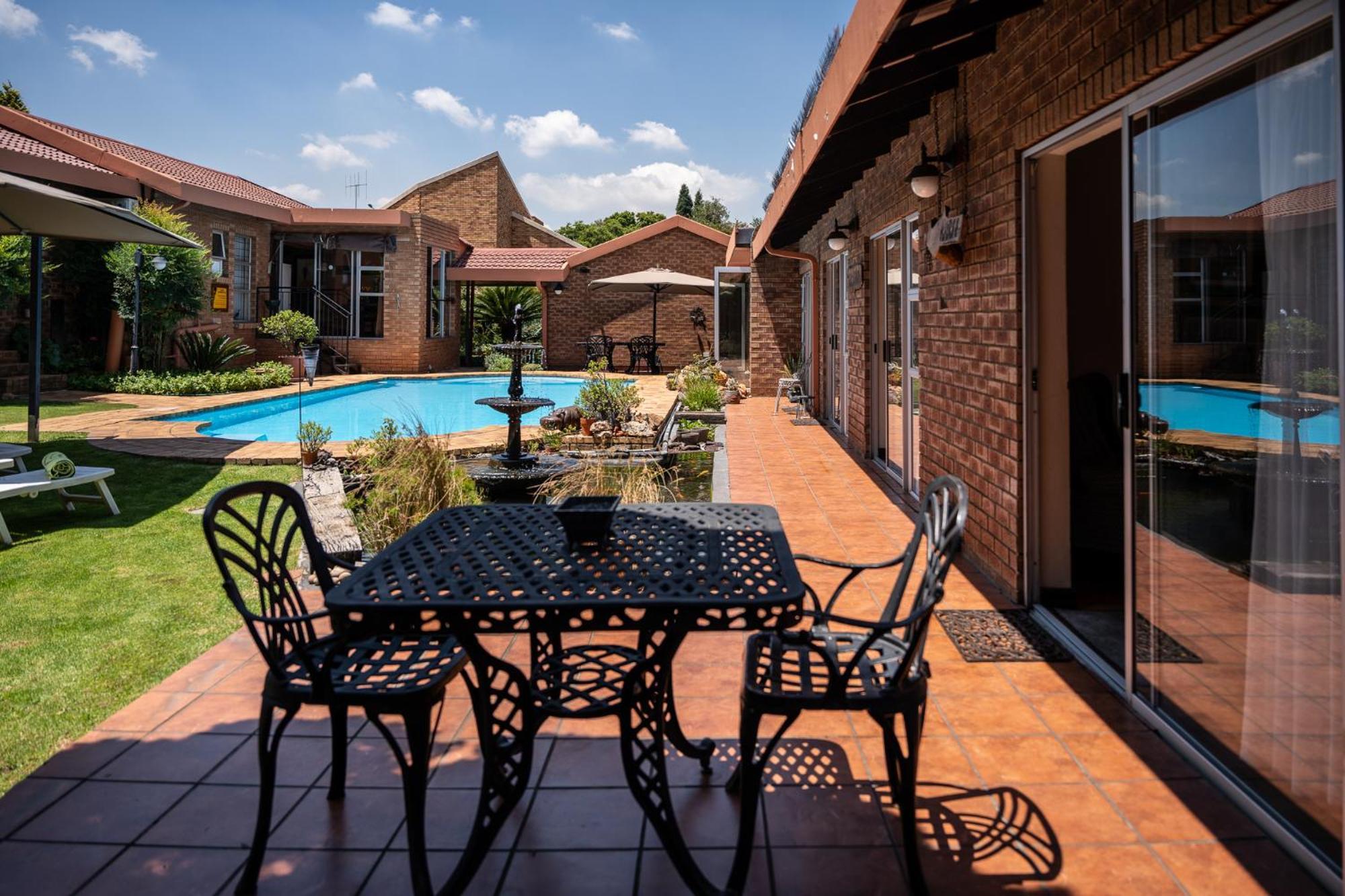 Asante Guest House Vanderbijlpark Exterior photo