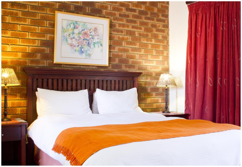 Asante Guest House Vanderbijlpark Exterior photo