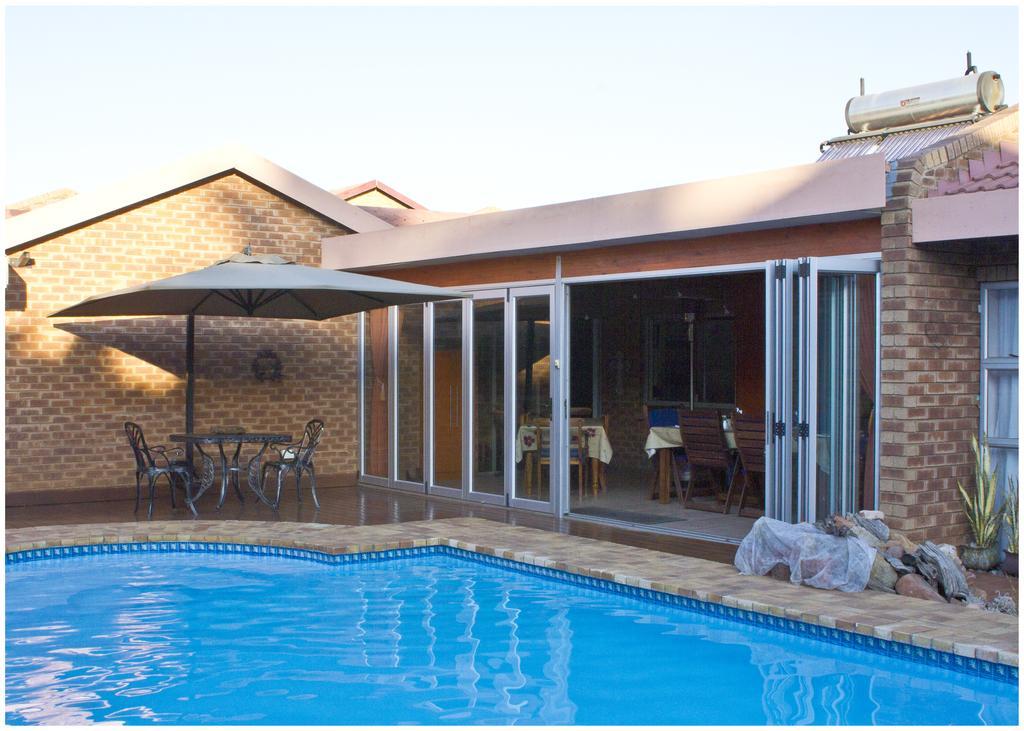 Asante Guest House Vanderbijlpark Exterior photo